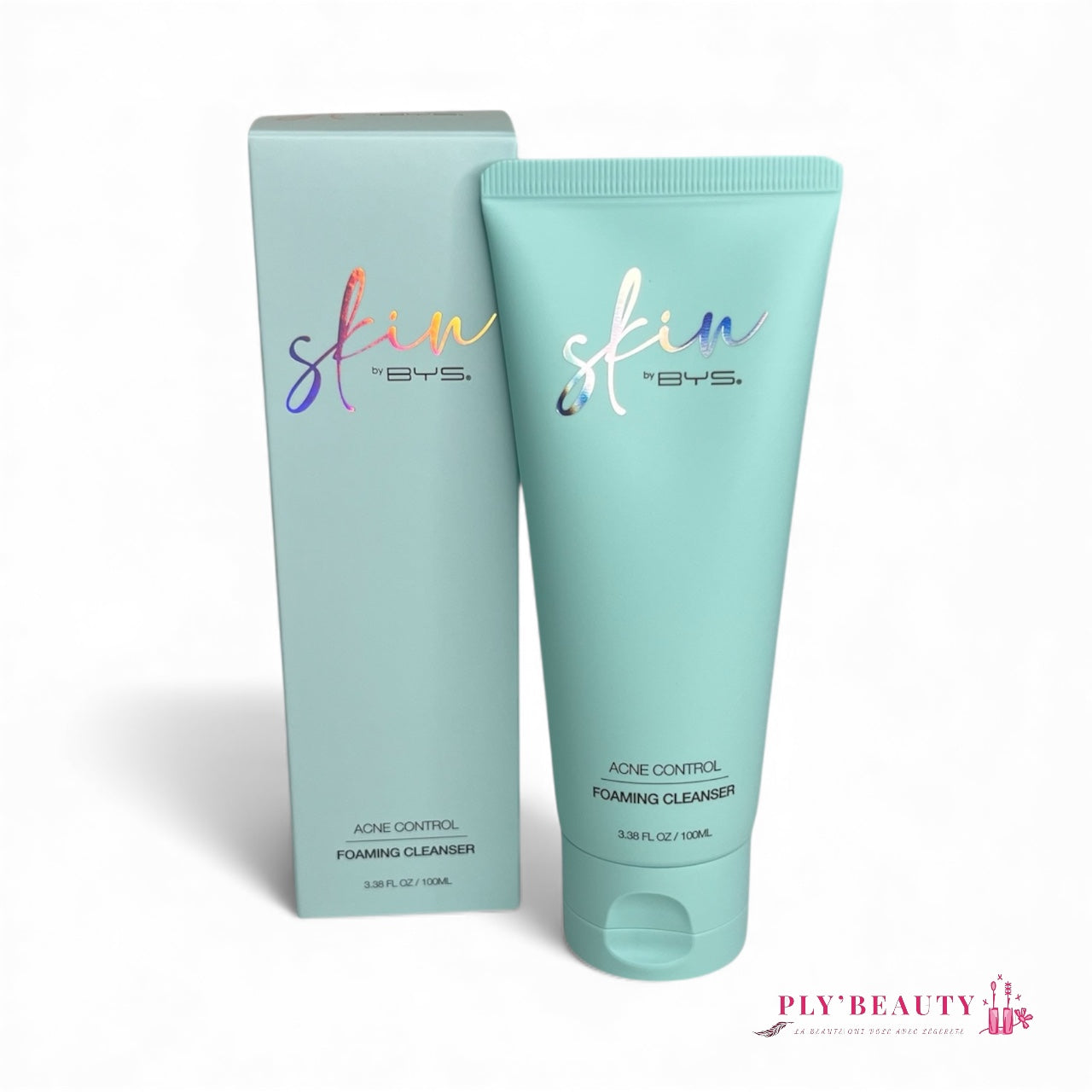 Acne Control Foaming Cleanser Skin by BYS – tube vert 100 ml et boîte – Ply’Beauty
	•	Nettoyant moussant anti-acné Skin by BYS photographié en studio